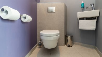 Номер Люкс, с видом на реку - с двуспальной кроватью, диваном и ванной: Фотография 8