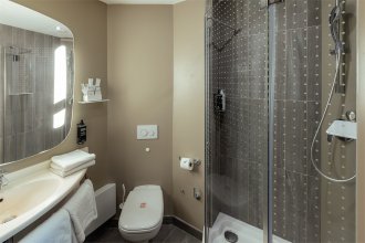 Стандартный номер - с двуспальной кроватью: Фотография 2