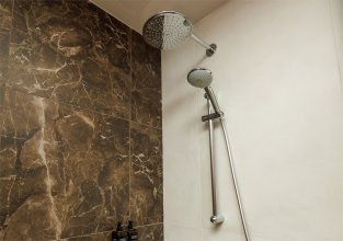 Классический улучшенный номер - с двуспальной кроватью: Фотография 8