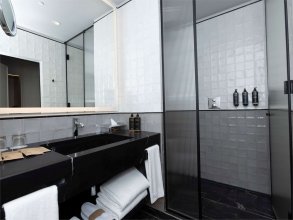 Privilege Room - with a double bed and sofa: Photo 6