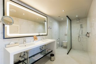 Номер Люкс Амур - с двуспальной кроватью: Фотография 10