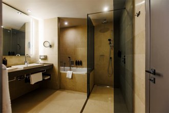 Представительский Люкс c большой двуспальной кроватью: Фотография 7