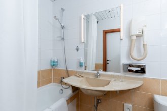 Стандартный номер - с 2 односпальными кроватями: Фотография 4