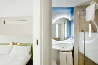 Стандартный номер - с двуспальной кроватью с верхним ярусом: Фотография 4