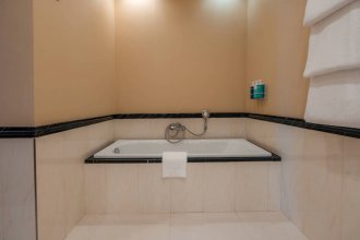 Номер Люкс с двуспальной кроватью: Фотография 7