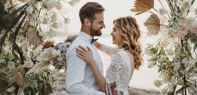 Top 5 best locations for a wedding photo shoot at the hotel
