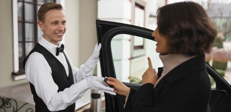 How to behave in a hotel: rules of etiquette for guests
