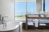 Swiss Executive room, with terrace and sea view -  king bed: Photo 7