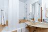 Стандартный номер - с двуспальной кроватью и софой: Фотография 5