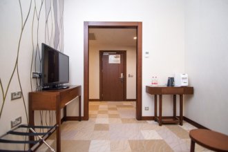 Семейный номер - с двуспальной кроватью и диваном: Фотография 3