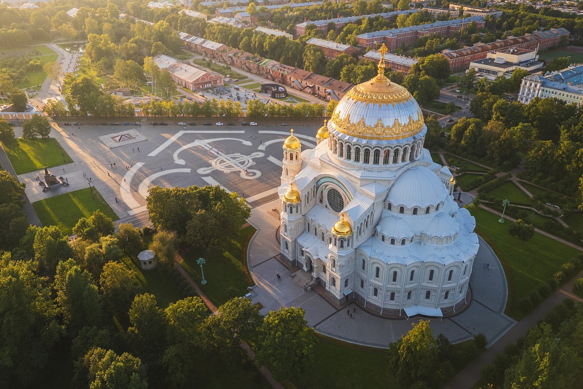 Вид сверху на церковь